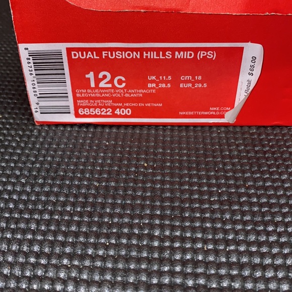 Boys Nike Boots - Picture 2 of 6